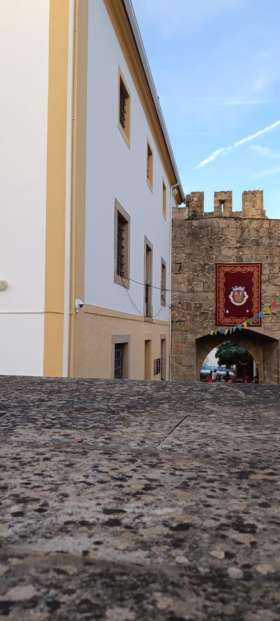 A Casinha Do Arco, Porta Da Vila 尼萨 外观 照片
